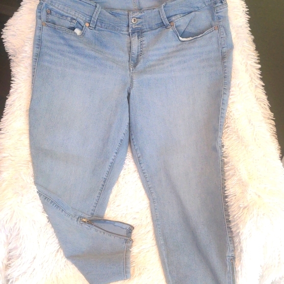 ✨ Torrid ✨ Jegging Jeans - Like New - Size 22 - Picture 4 of 13